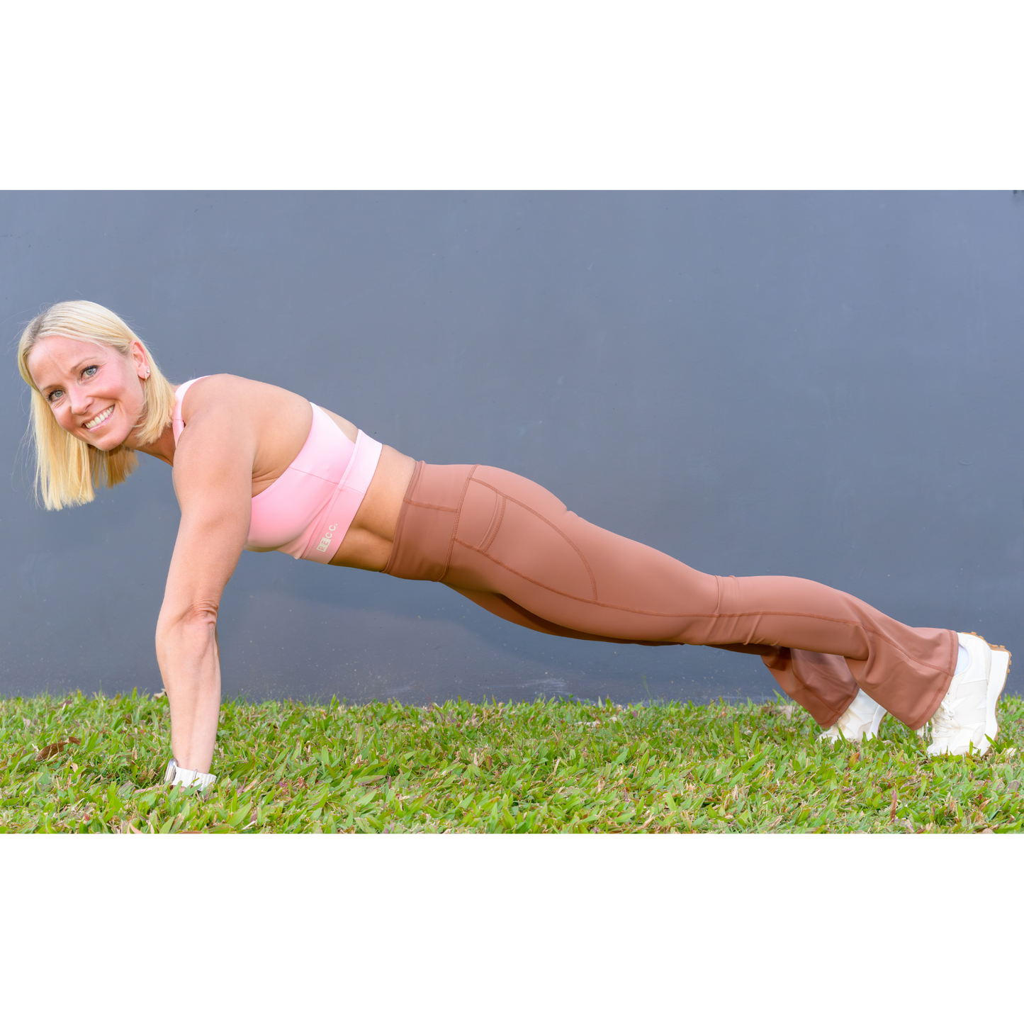 Kinetic Flared Leggings